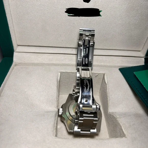 Men’s Watches with Box - Picture 4 of 6